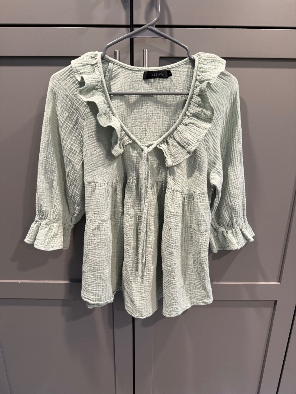 Zesica 3/4 sleeve boho scoop neck top with puff sleeves size small in mint green